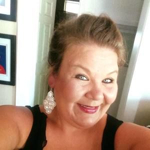 Meet your Posher, Carrie